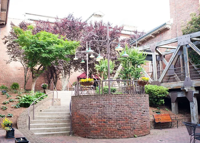 The Historic Brookstown Inn, Trademark Collection By Wyndham Hotel 3*